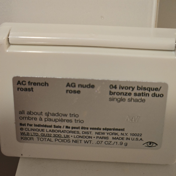 NEW Clinique Trio Eyeshadow Palette - Crram, Brown, Dark Brown - Picture 2 of 2